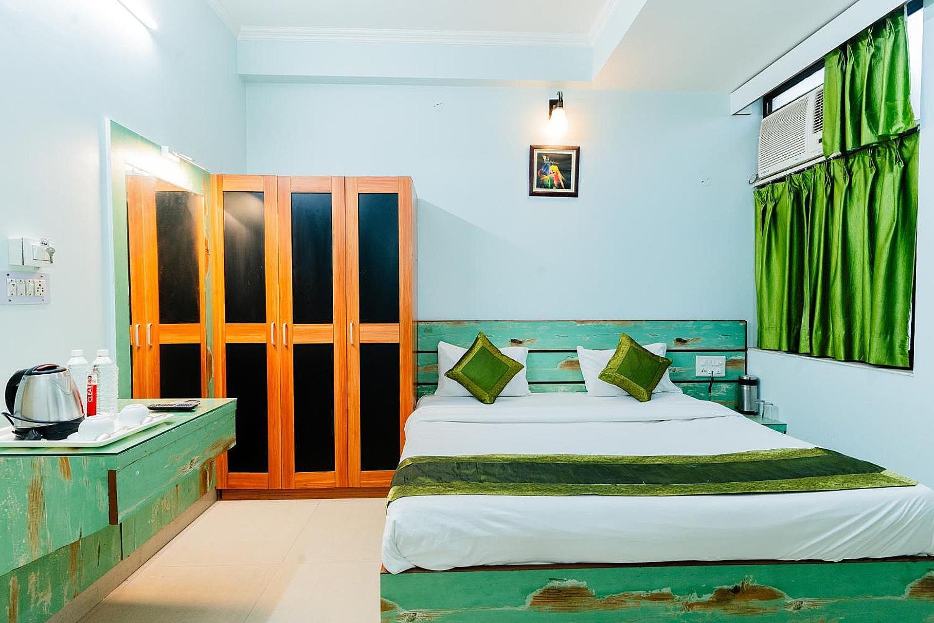 Superior Room with Bathroom