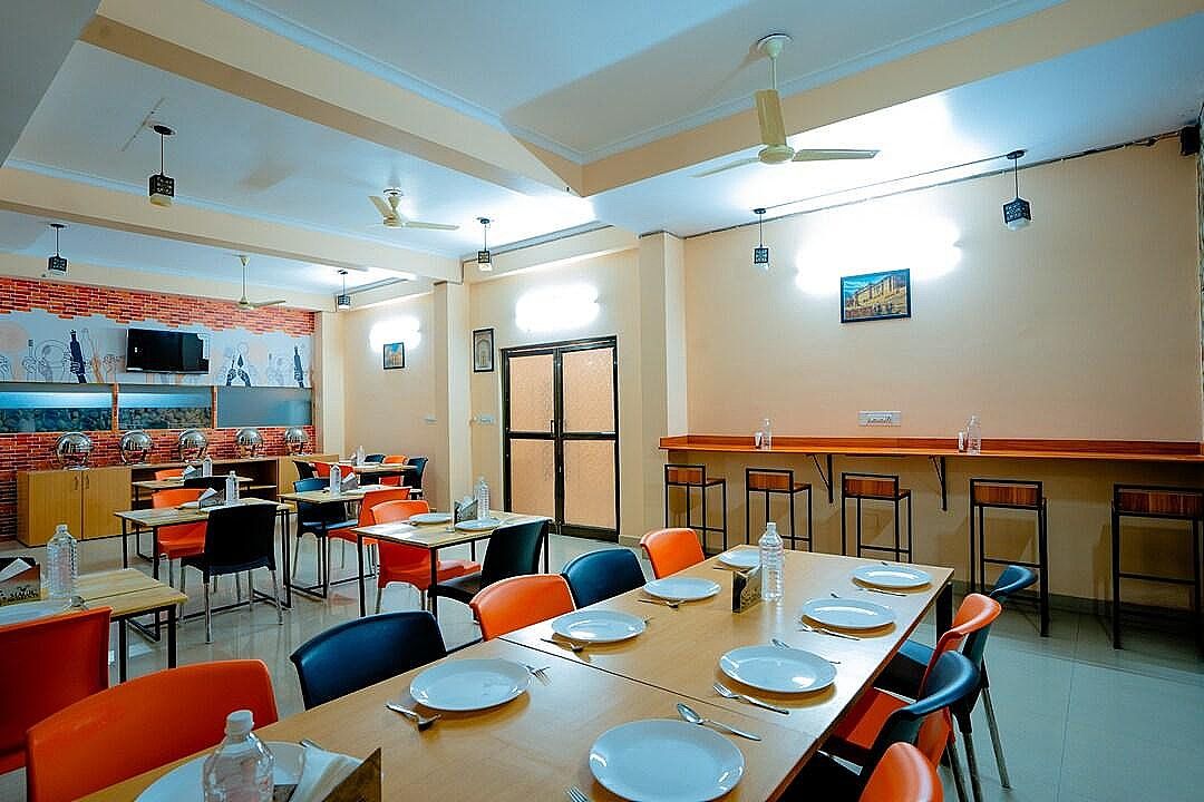 Food & Dining