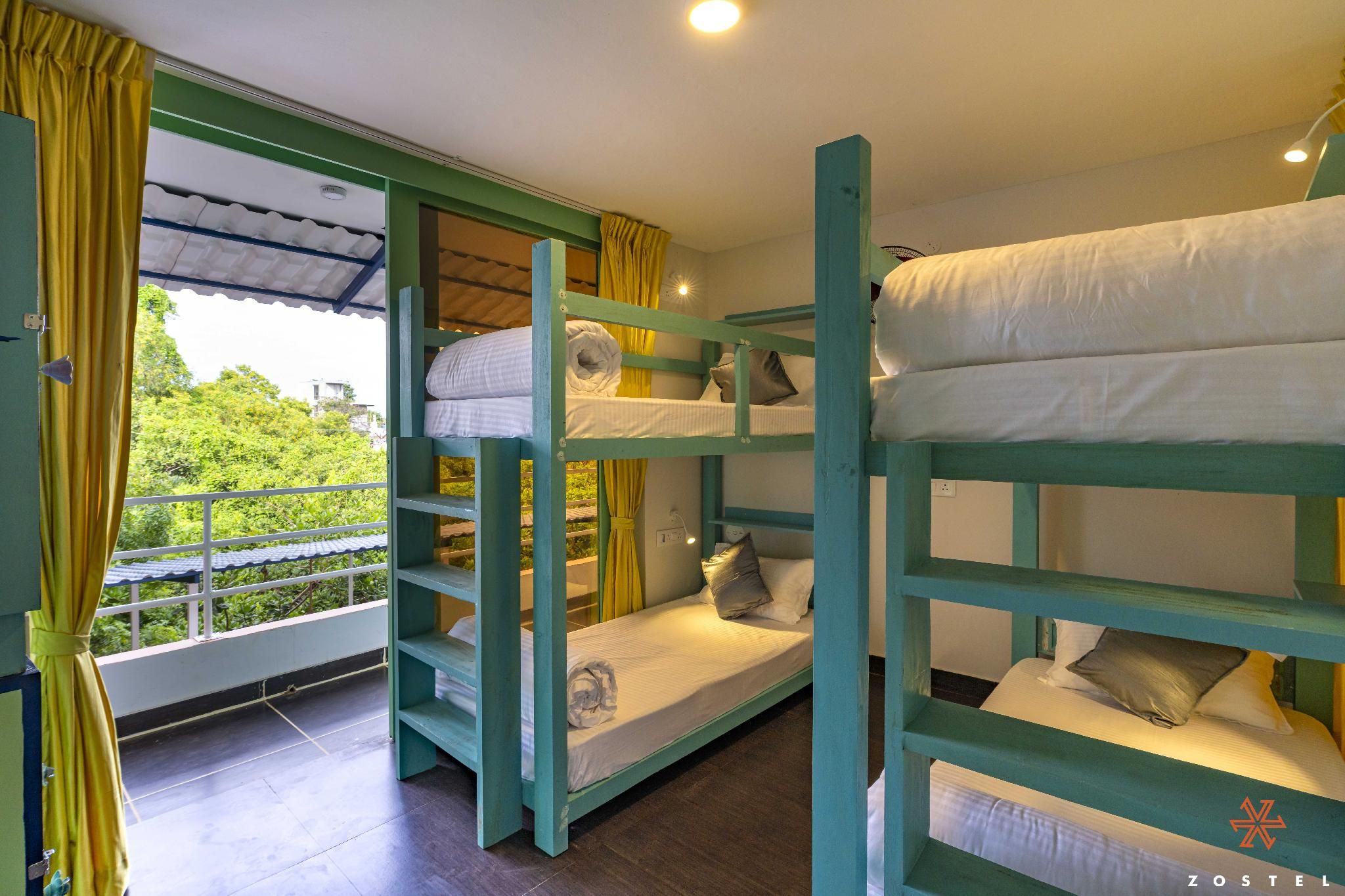1 Person in 4-Bed Deluxe Dormitory - Mixed