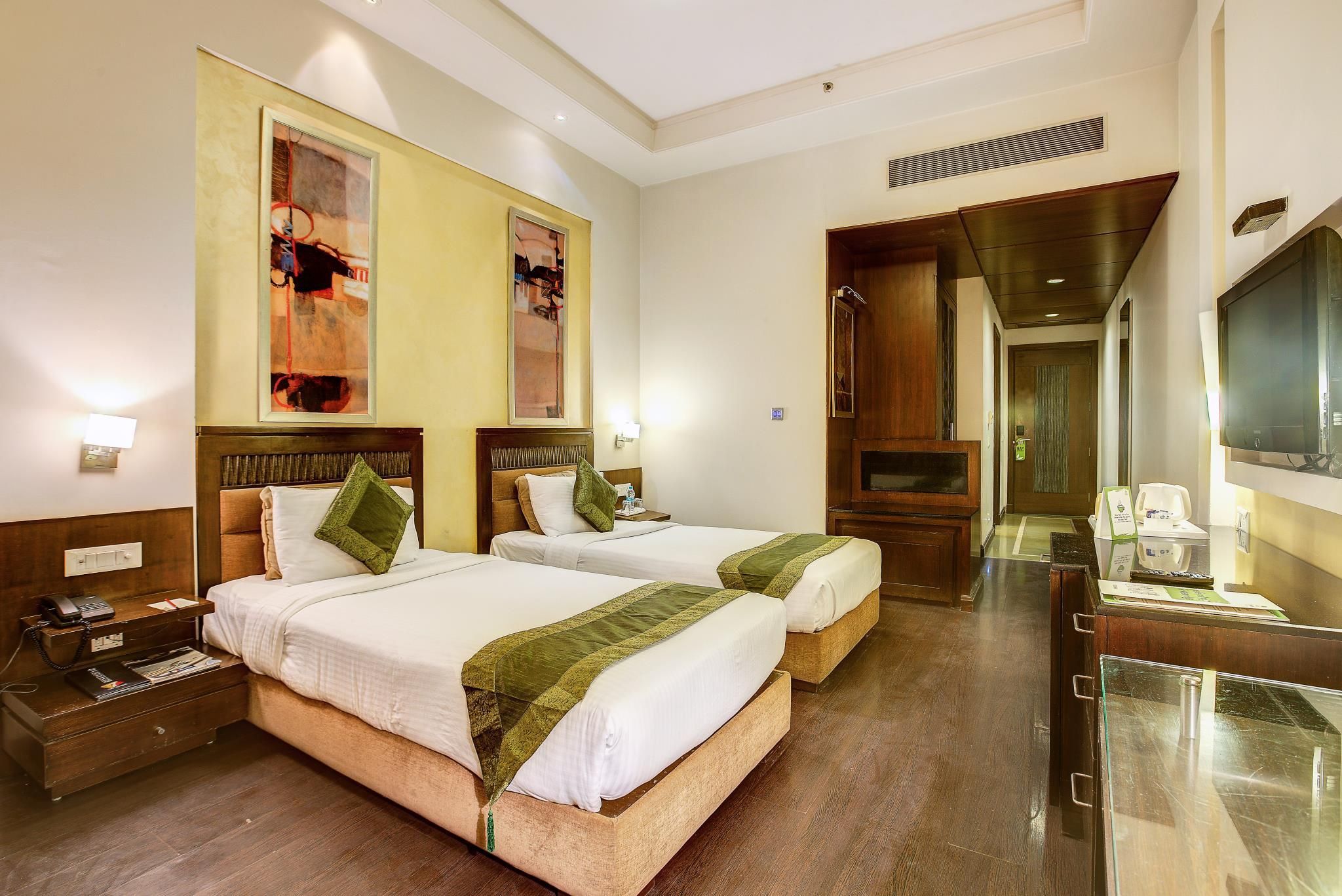 Twin Beds Standard Room