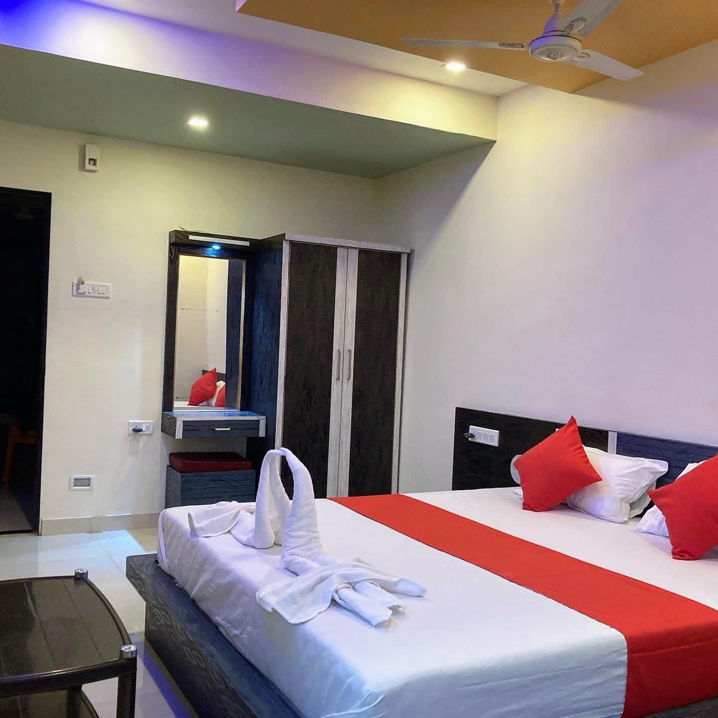 King Room with Sofa Fridge Non-Smoking