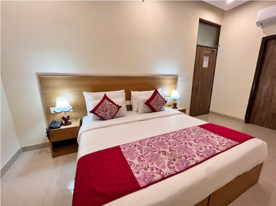 TNCS Corporate Hotel near sector 62 Deluxe Room 2