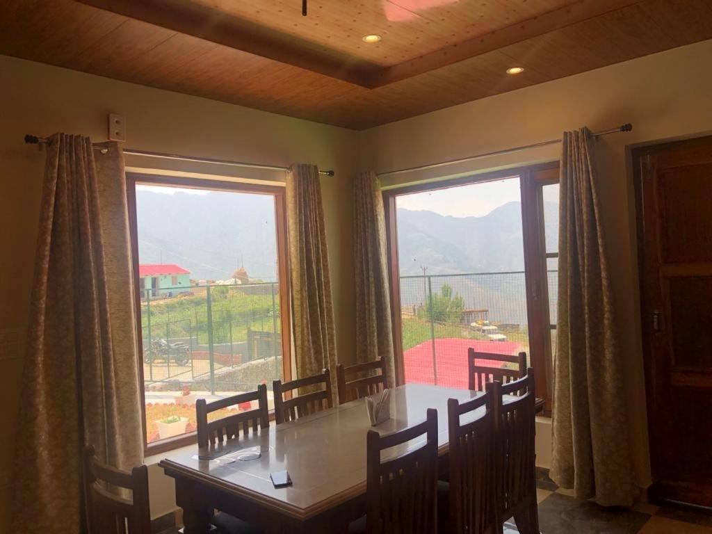 Food & Dining