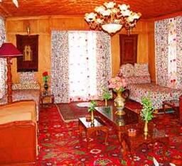 Taj Palace House Boat Deluxe Rooms  2