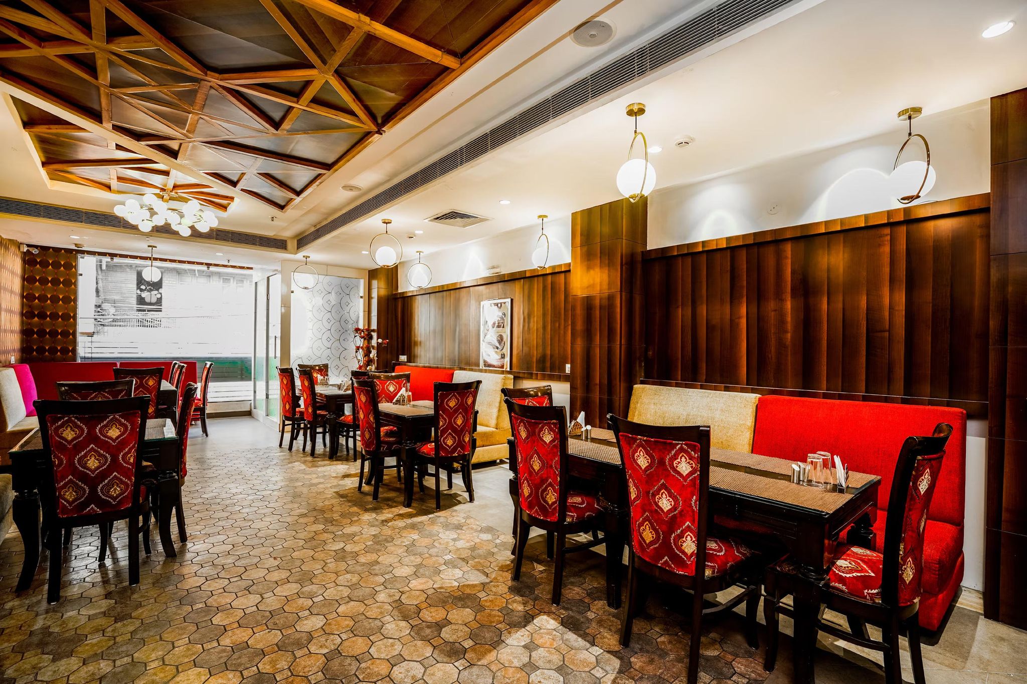 Food & Dining