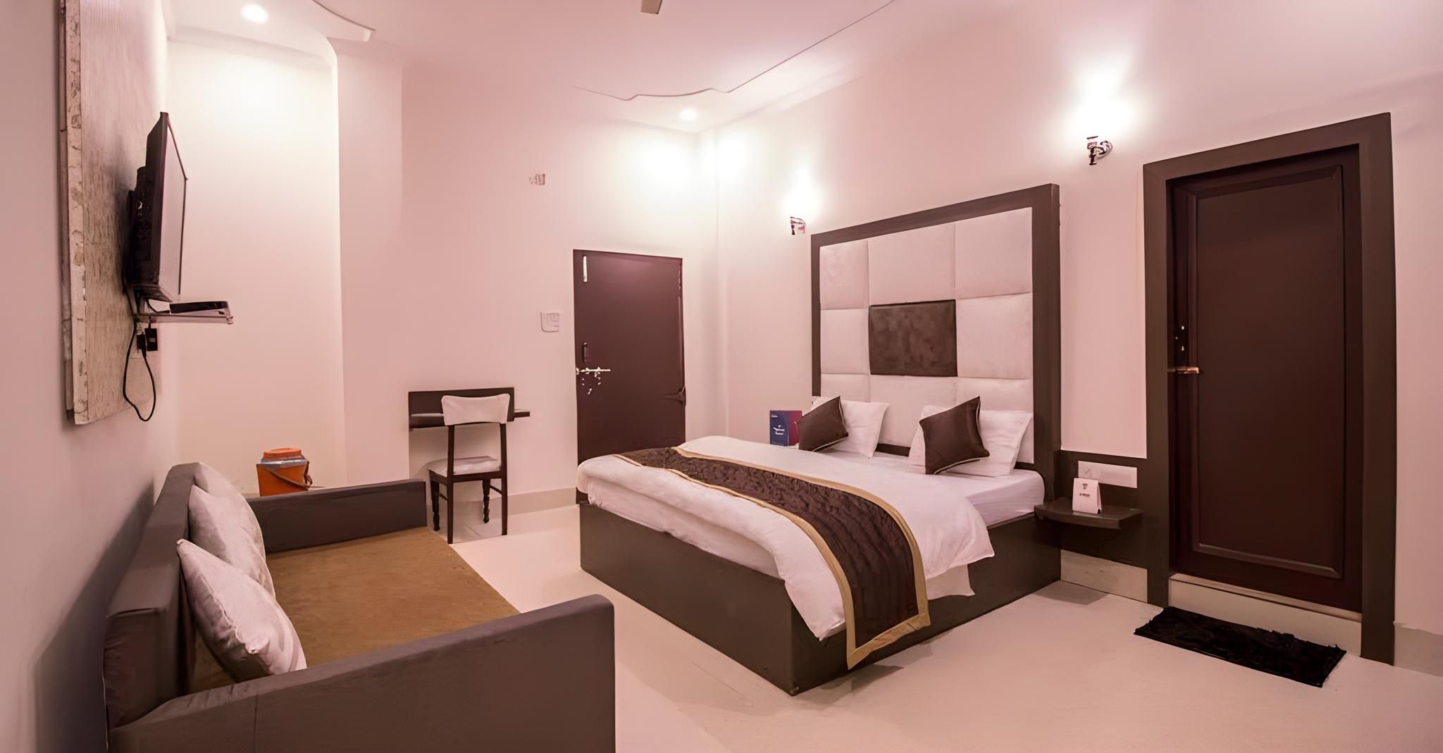 JustSTAY Gulmohar Inn  Double Room 2