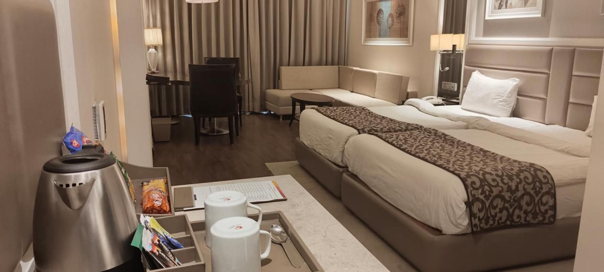 Deluxe Room - 2 Single Beds 35SQM Free WiFi Shower