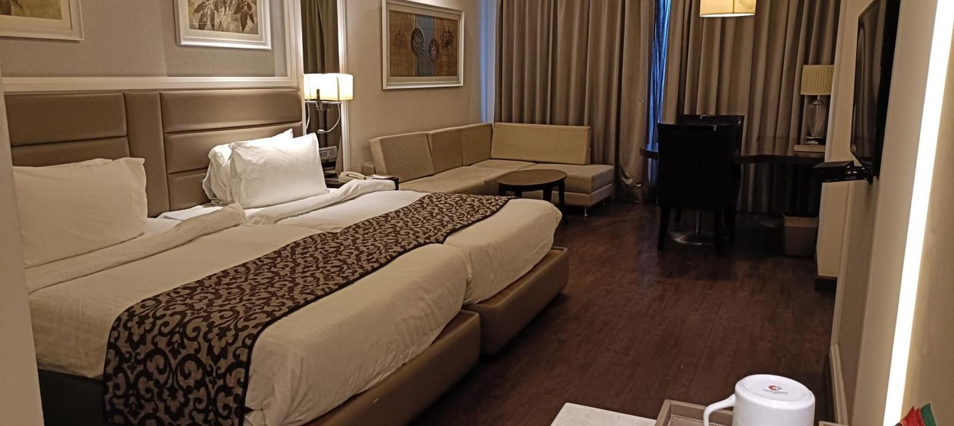 Deluxe Room - 2 Single Beds 35SQM Free WiFi Shower