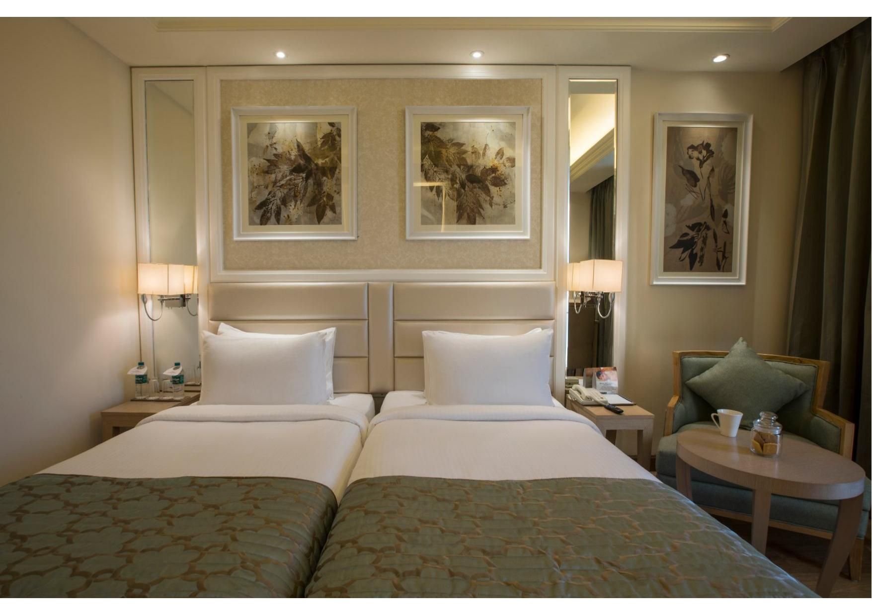 Superior Room - 2 Single Beds 27SQM Free WiFi Shower