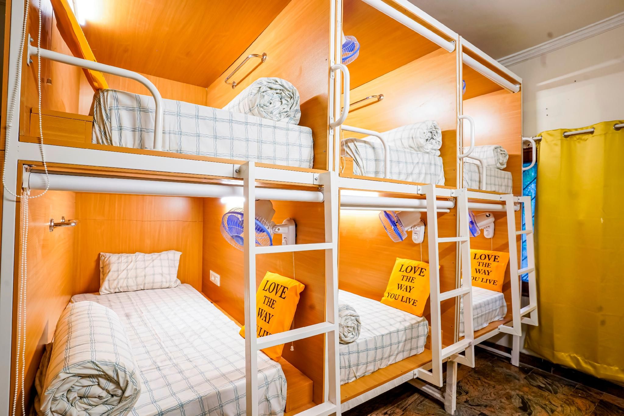 6 Bed Mixed Dormitory
