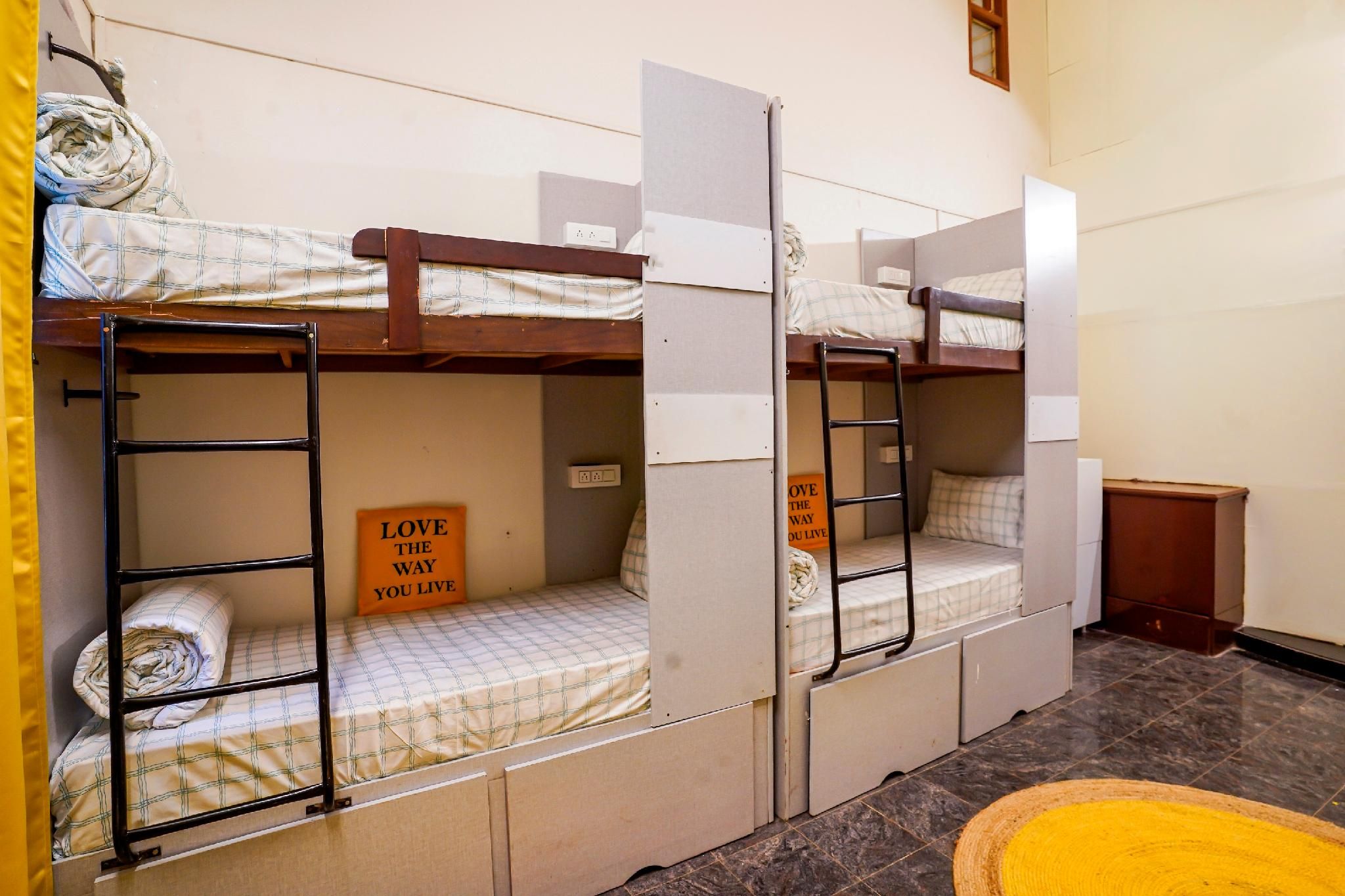 8 Bed Mixed Dormitory