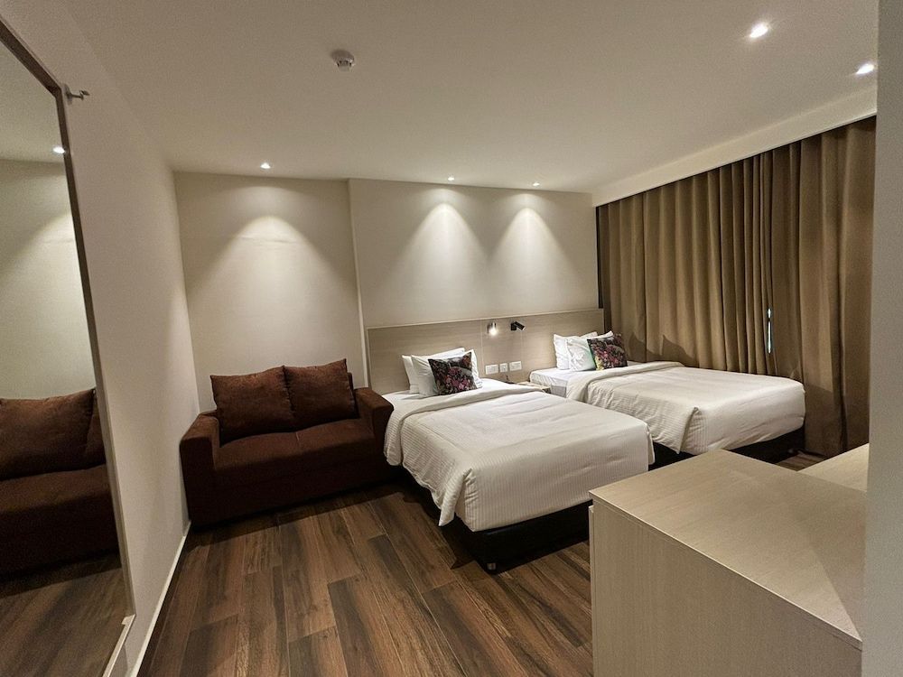 Presidency Airport Hotel Deluxe Twin Room 7