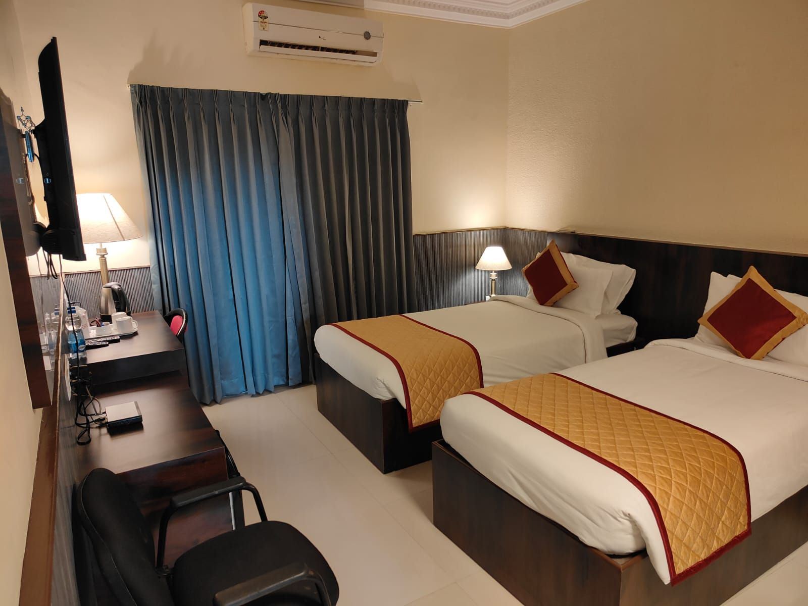 Hotel Badami Court, Badami Deluxe Room 8