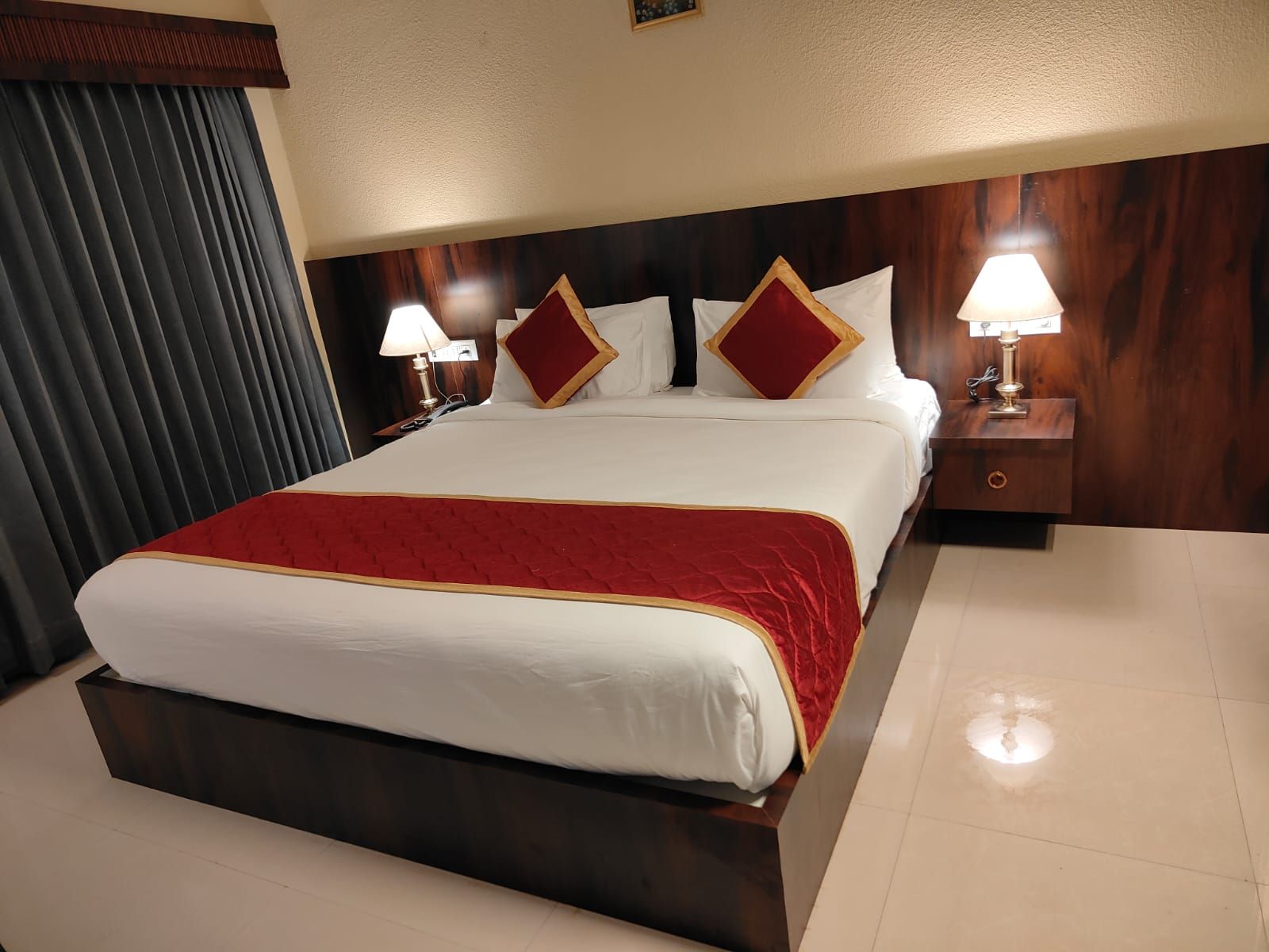 Hotel Badami Court, Badami Deluxe Room