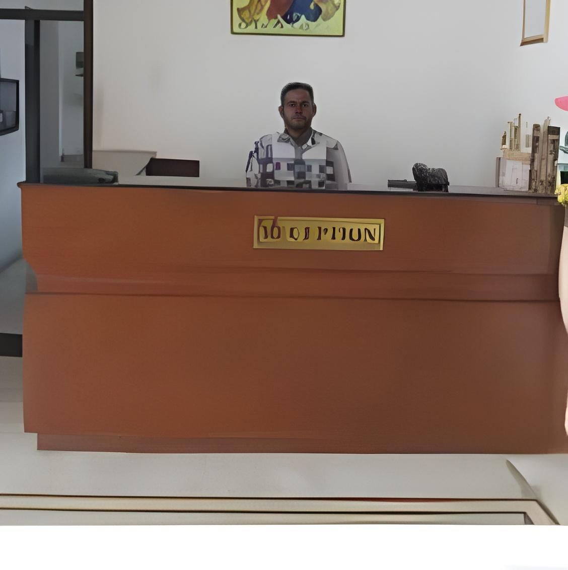 SPOT ON Bhadhowriya Hotel