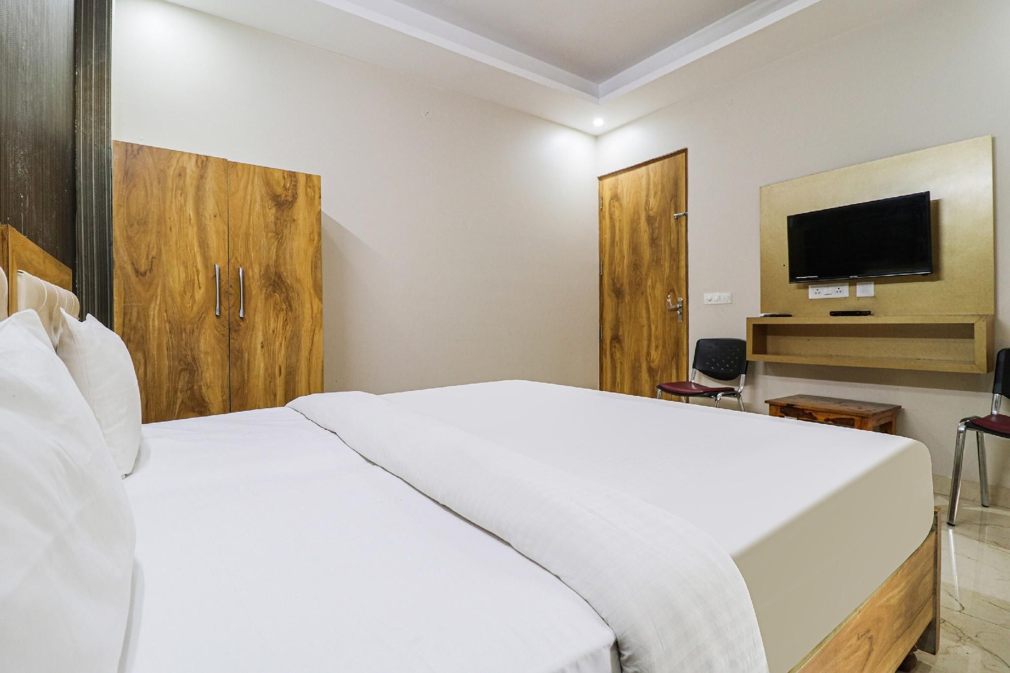 Flagship Hotel Shiv Kalpana Classic Double or Twin