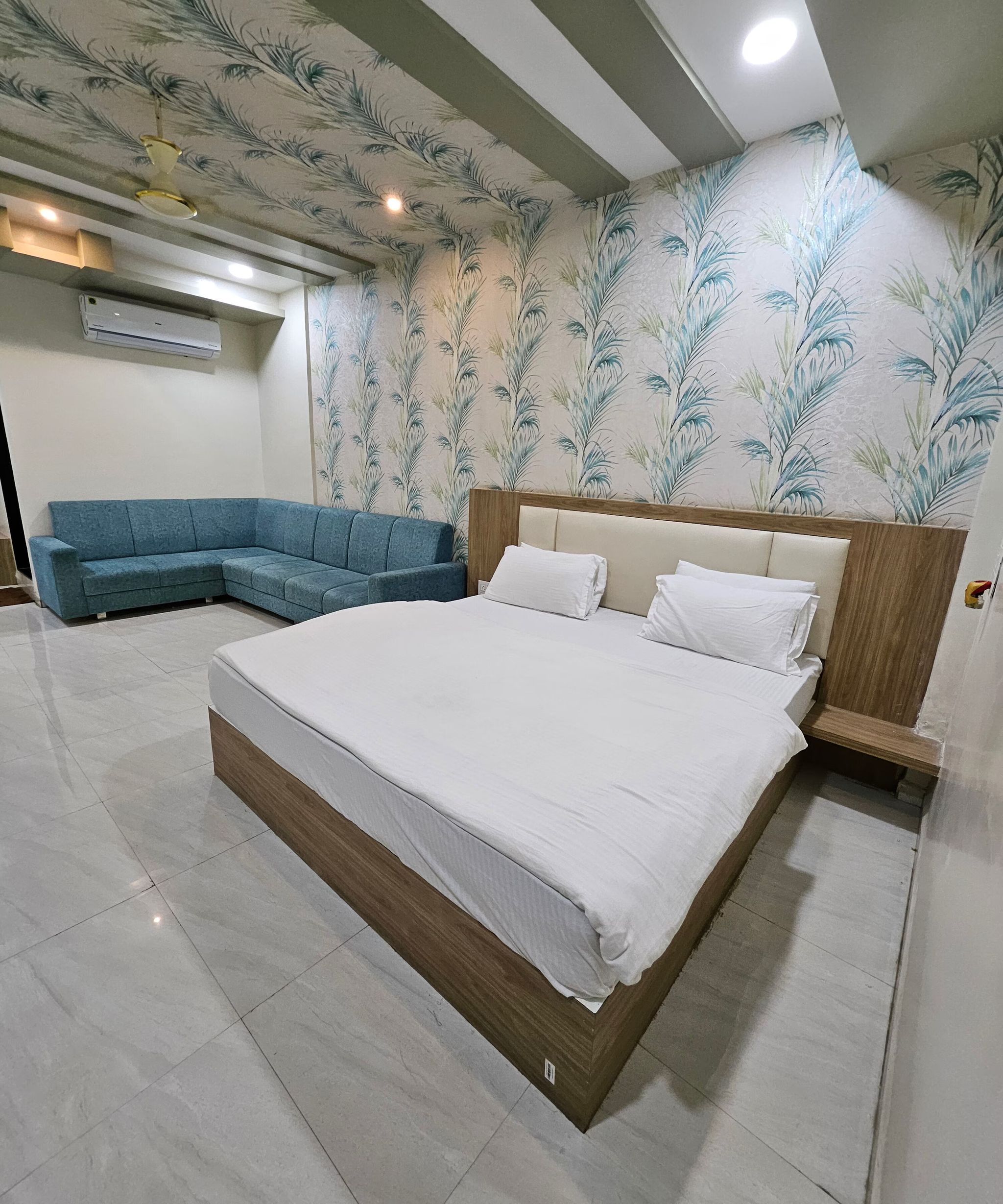 Annapurna Executive Luxury Suite Room