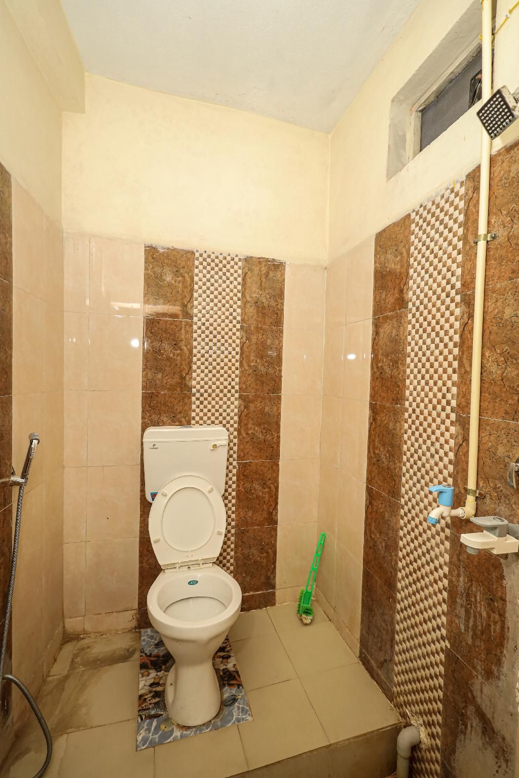 Double Room Economy