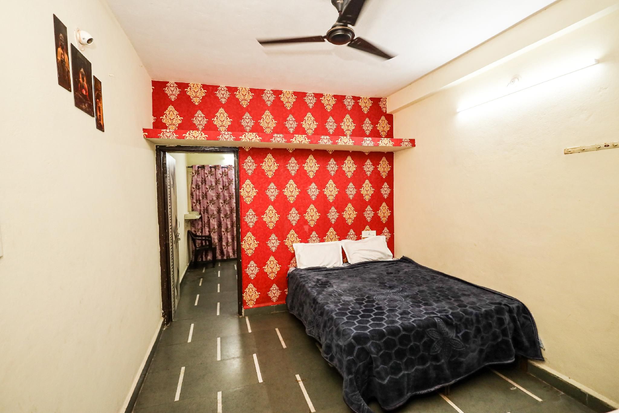 Double Room Economy