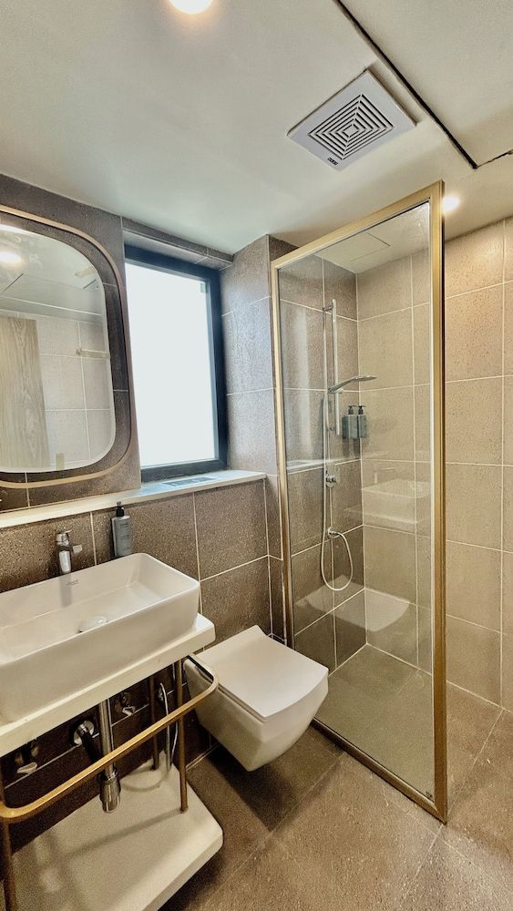 Hotel Limon Near Sector 29, Gurgaon Deluxe Double Room 18