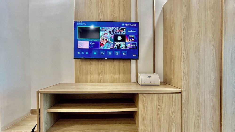 Hotel Limon Near Sector 29, Gurgaon Deluxe Double Room 25