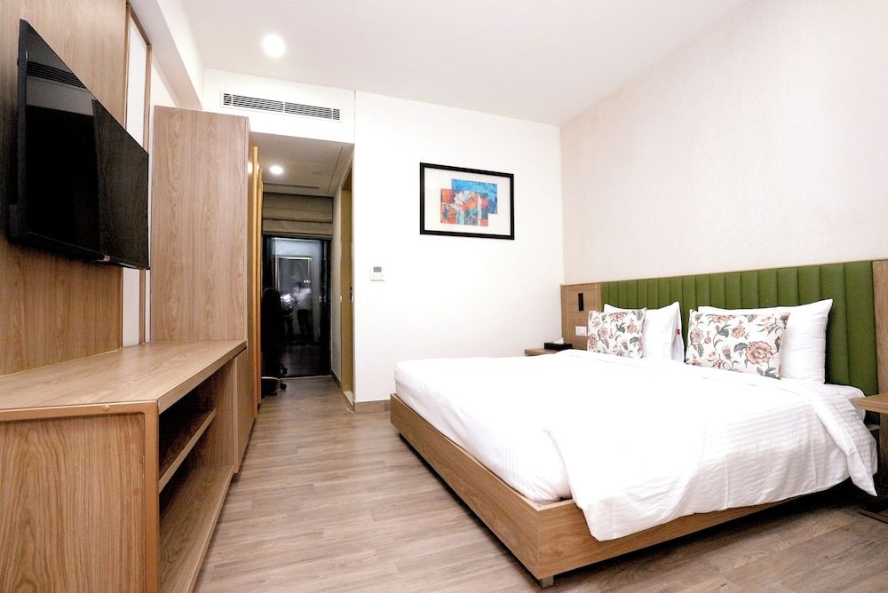 Hotel Limon Near Sector 29, Gurgaon Deluxe Double Room 10