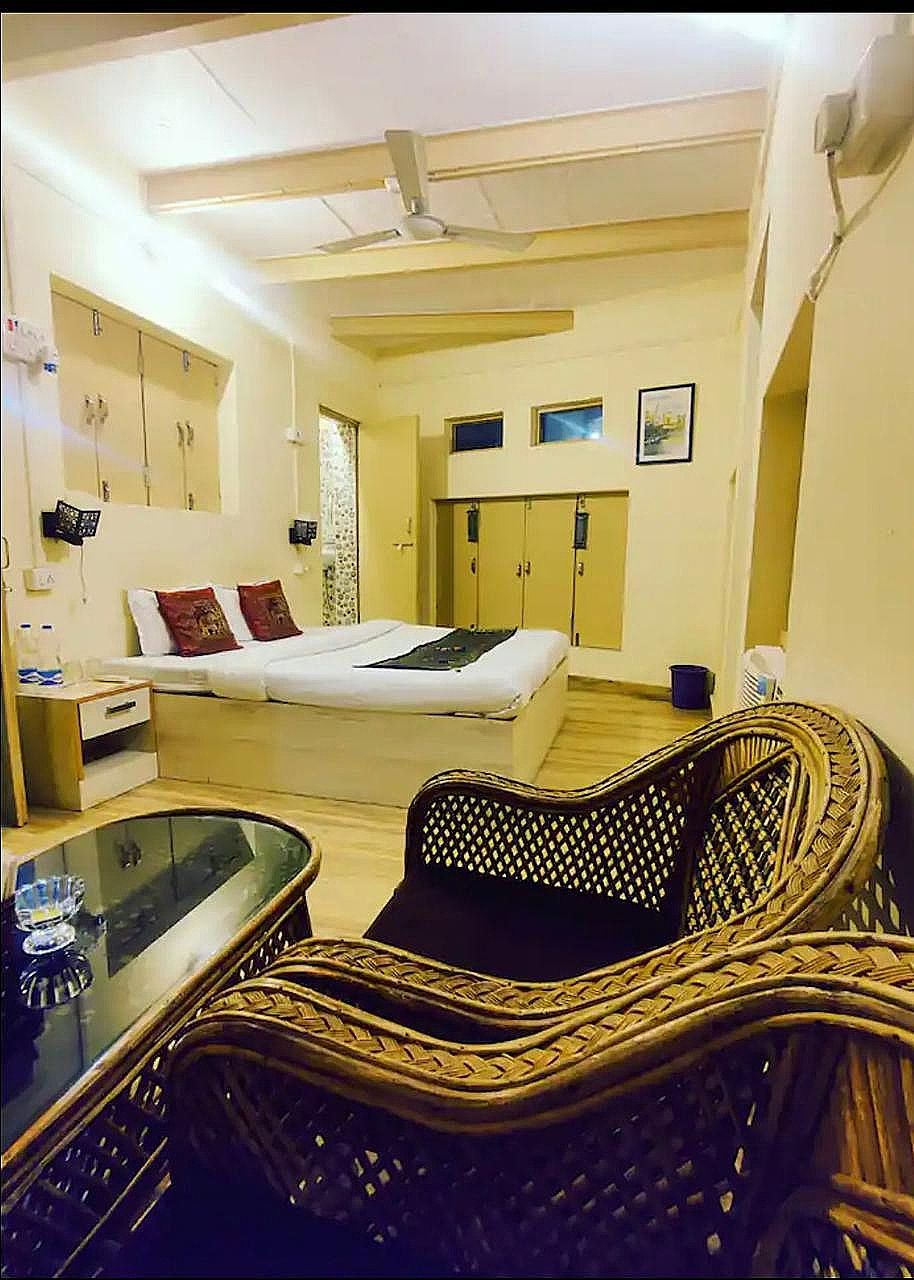 Yogi Soul Guest House Double Room