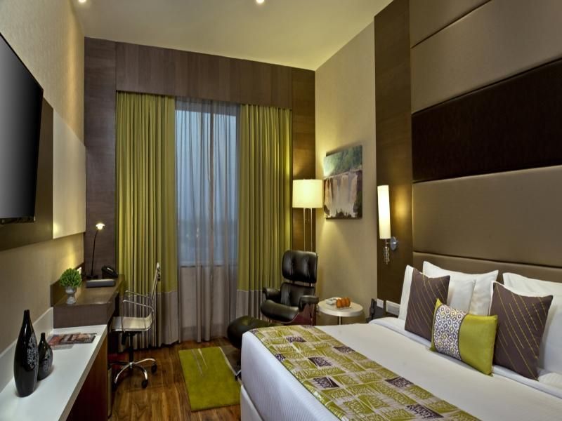 Deluxe Room with King Bed - Non-Smoking