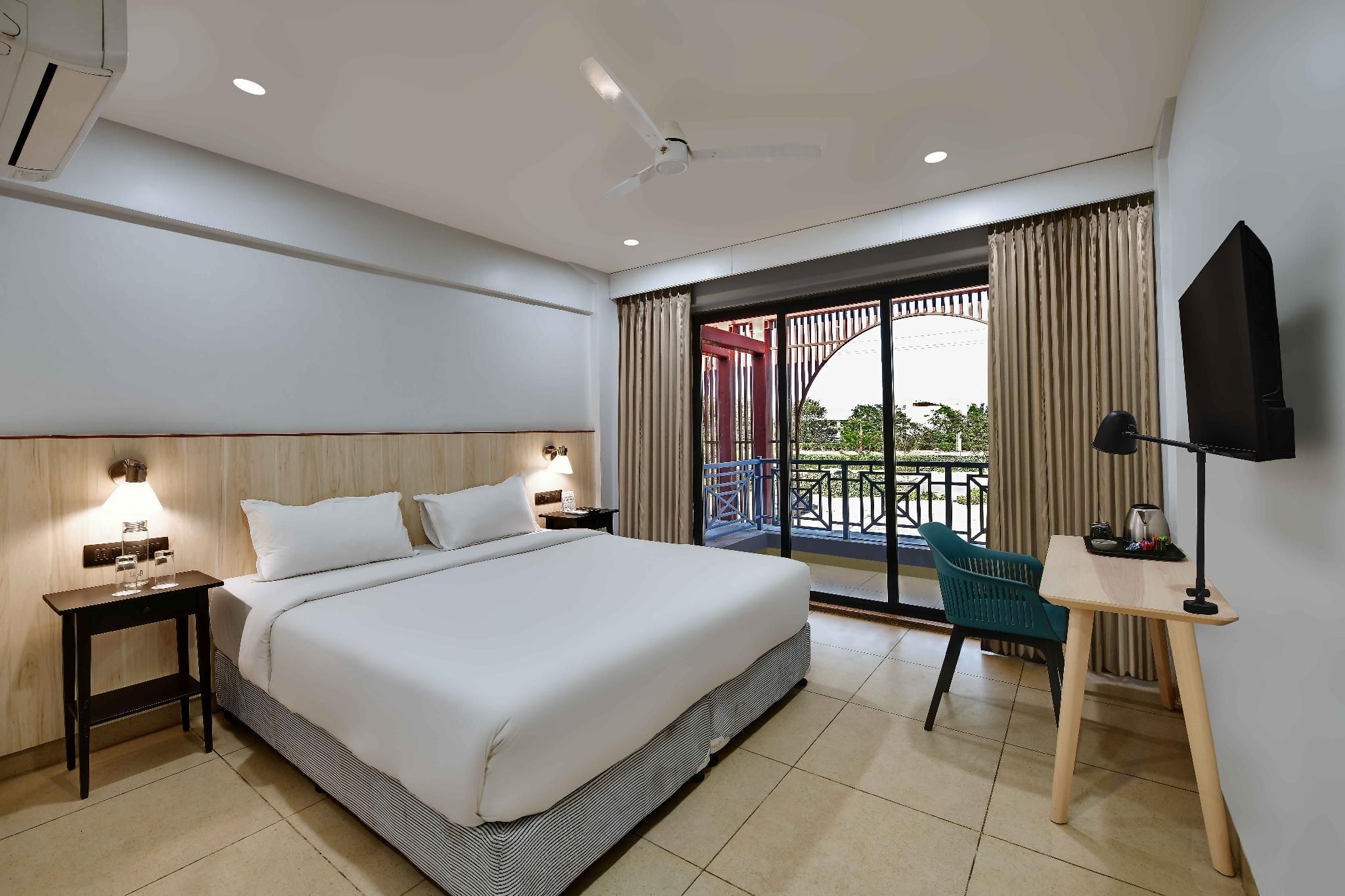 Antarim Express Deluxe Double or Twin Room 3