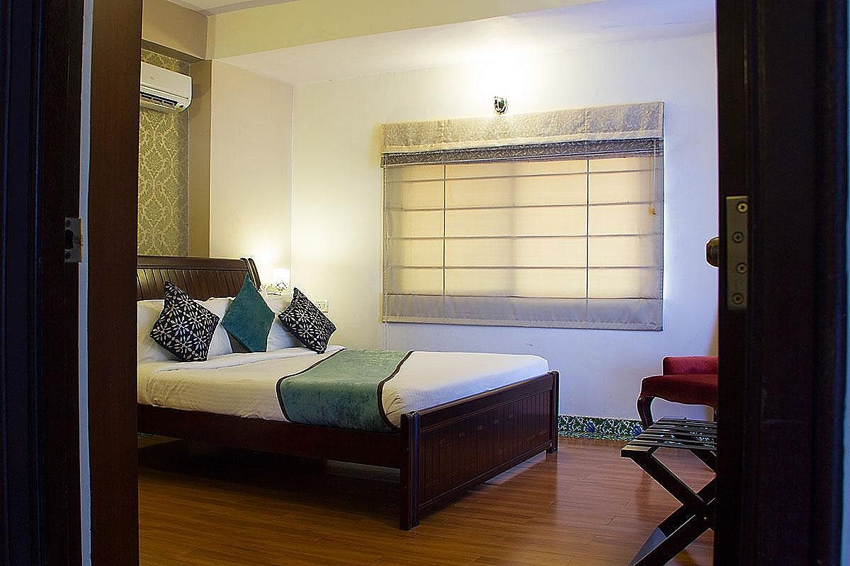 1 King Room