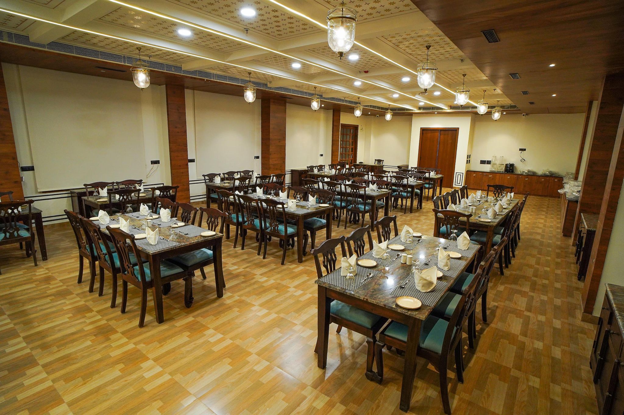 Food & Dining