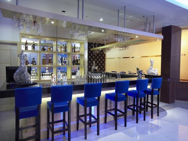bar/lounge