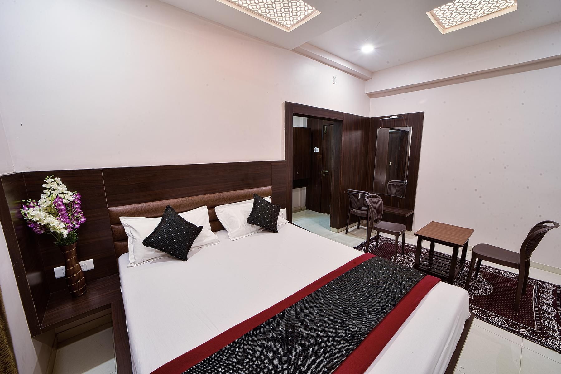 Deluxe Non- Air Conditioning Room