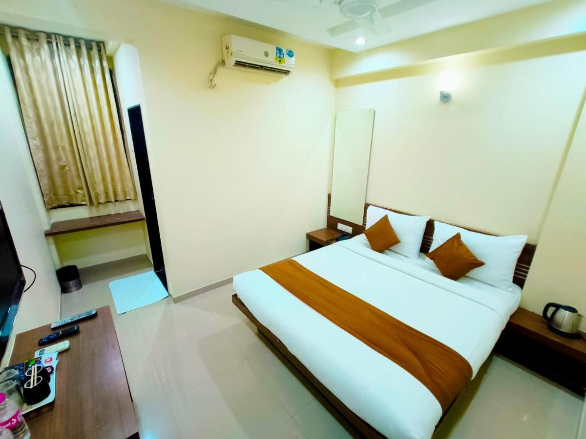 STANDARD ROOM with 01 King Bed