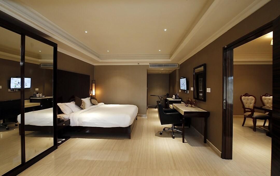 Hotel Park Residency Luxury Suite
