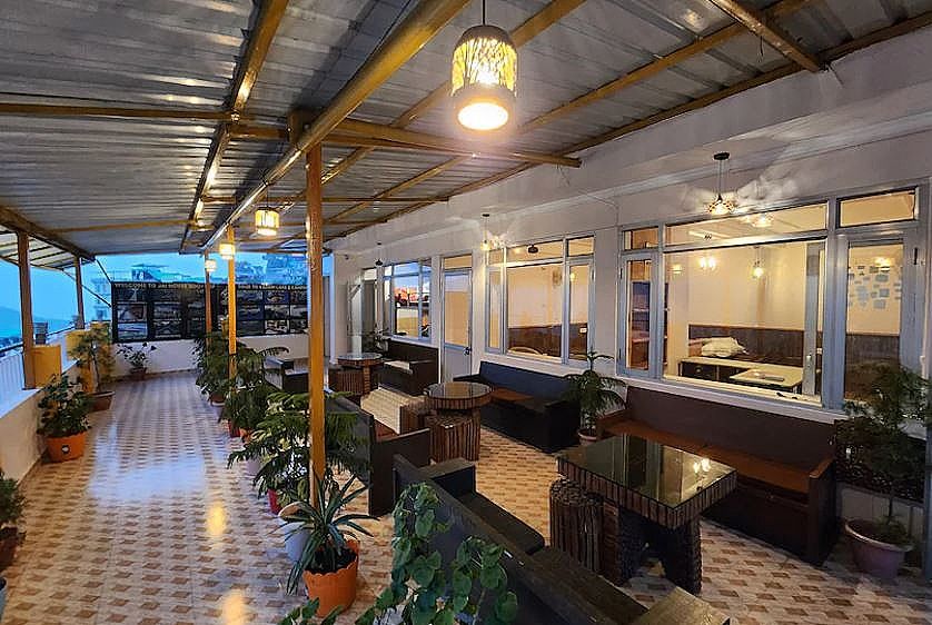 Food & Dining
