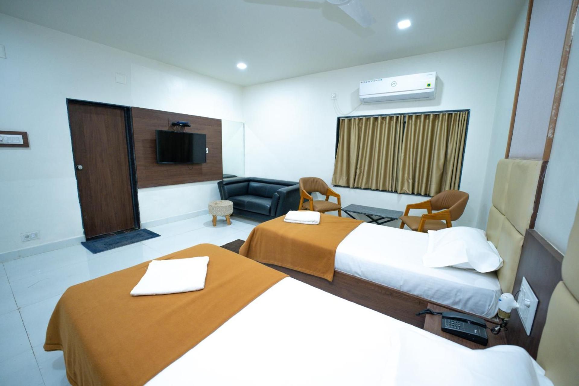 Deluxe Twin Room