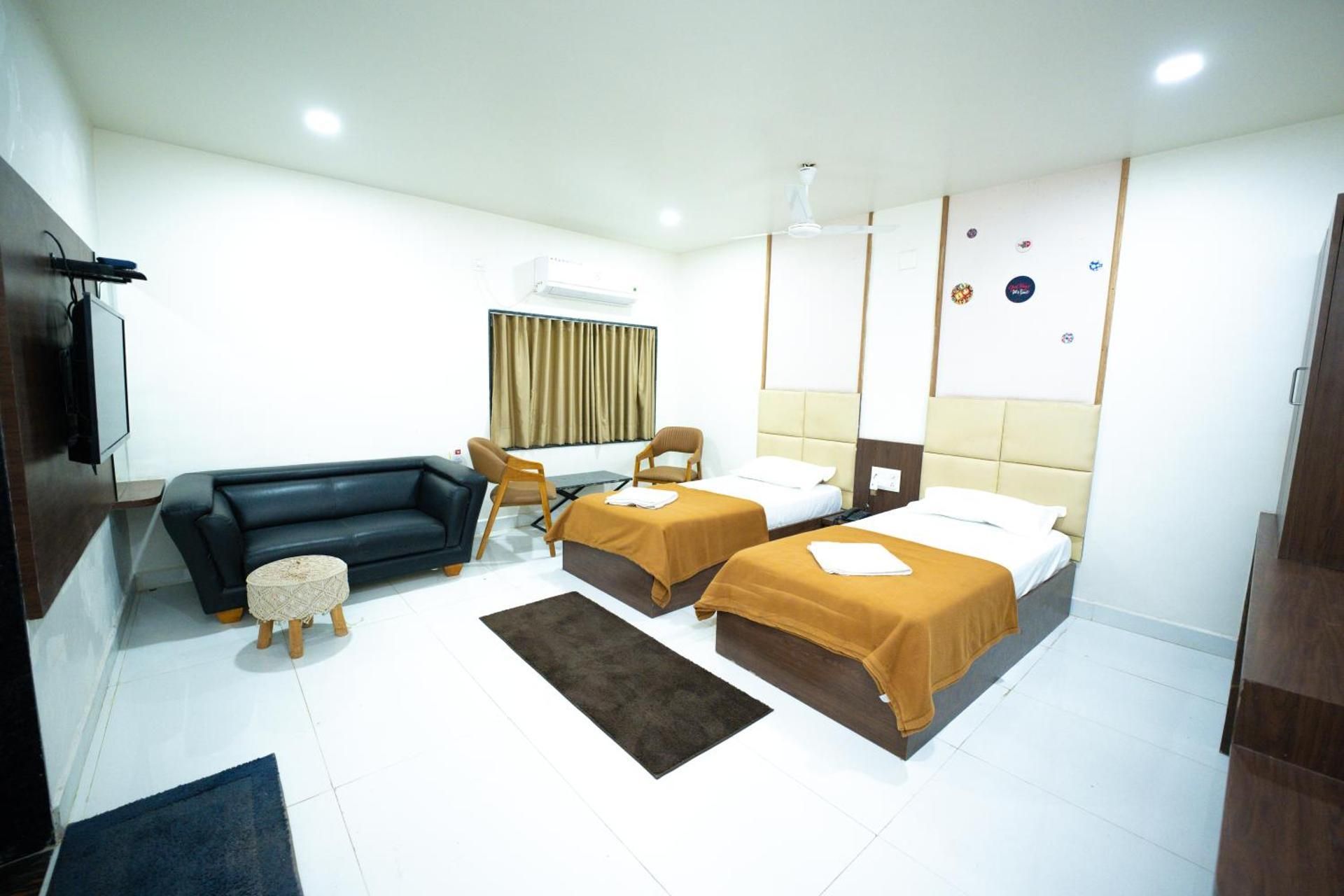 Deluxe Twin Room