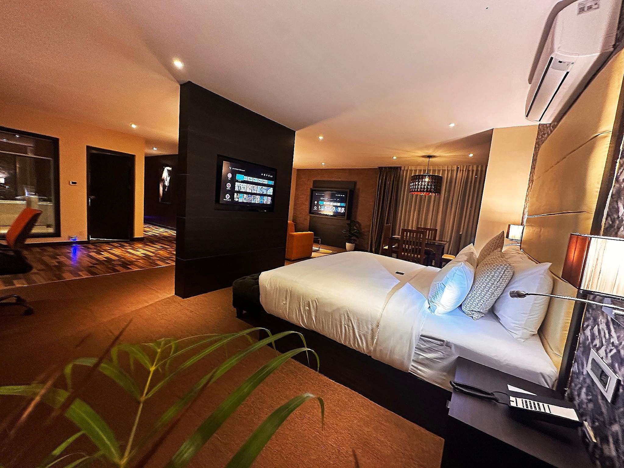 Jacuzzi Suite
