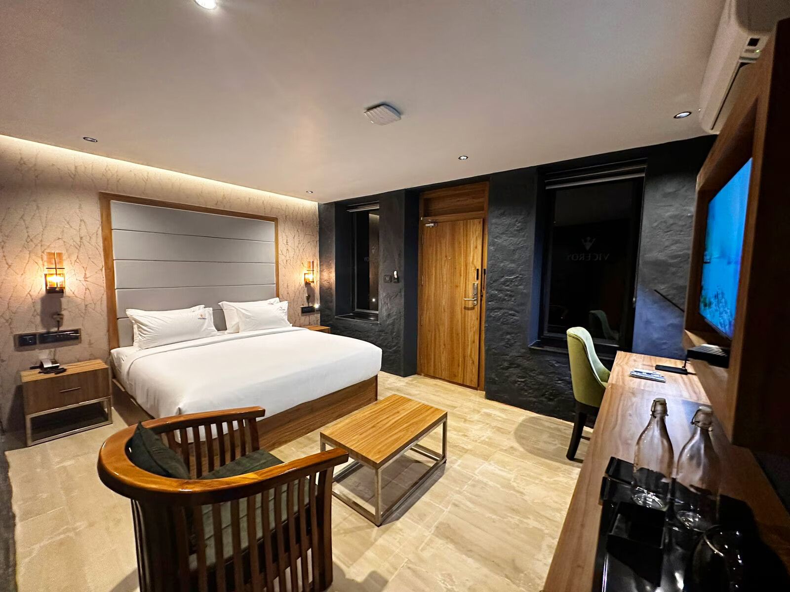 Luxury Mountain View Room