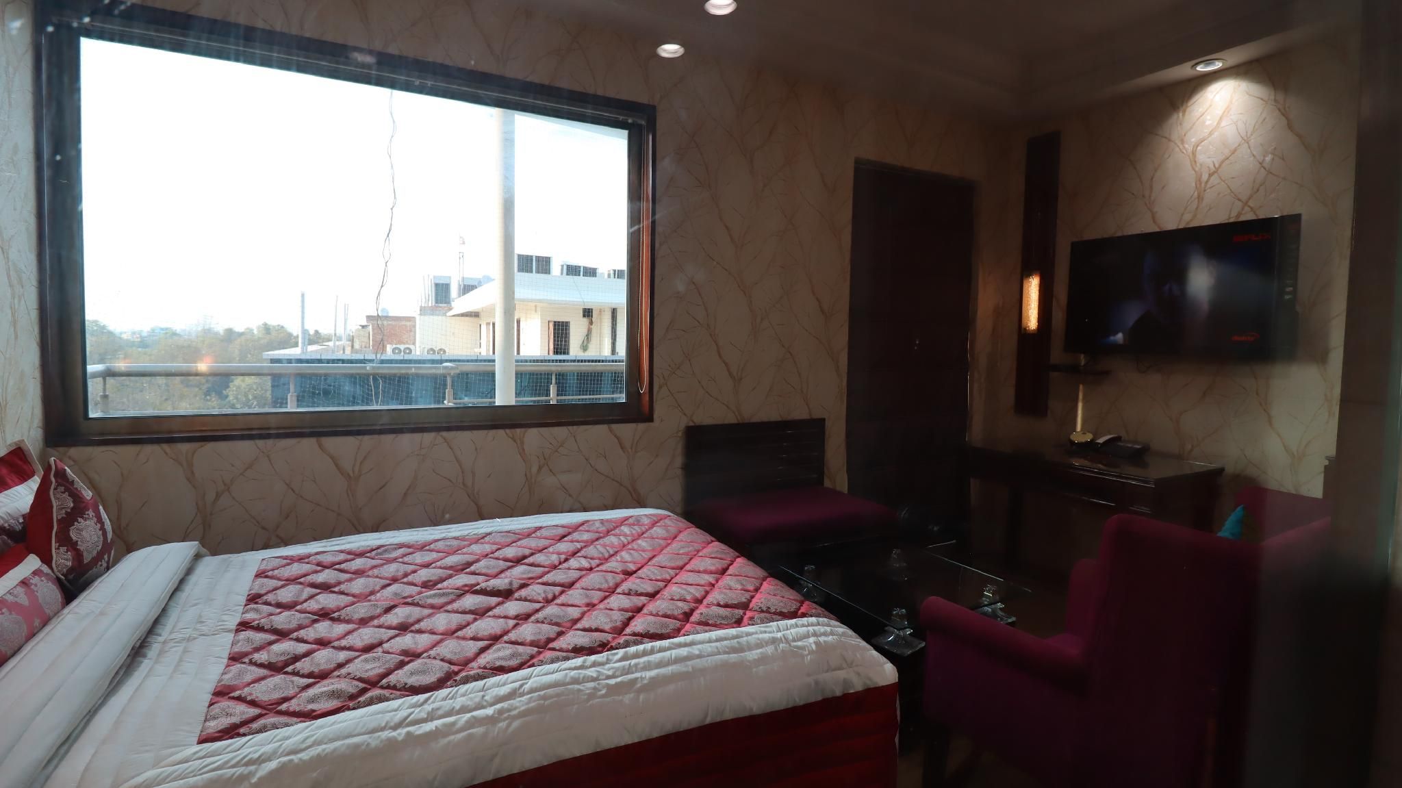 Deluxe Single Room