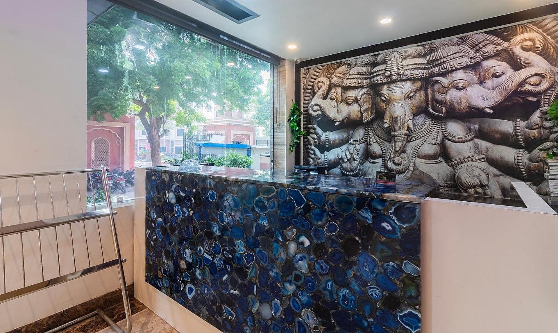 Treebo The Royal Taj, Near Taj Mahal