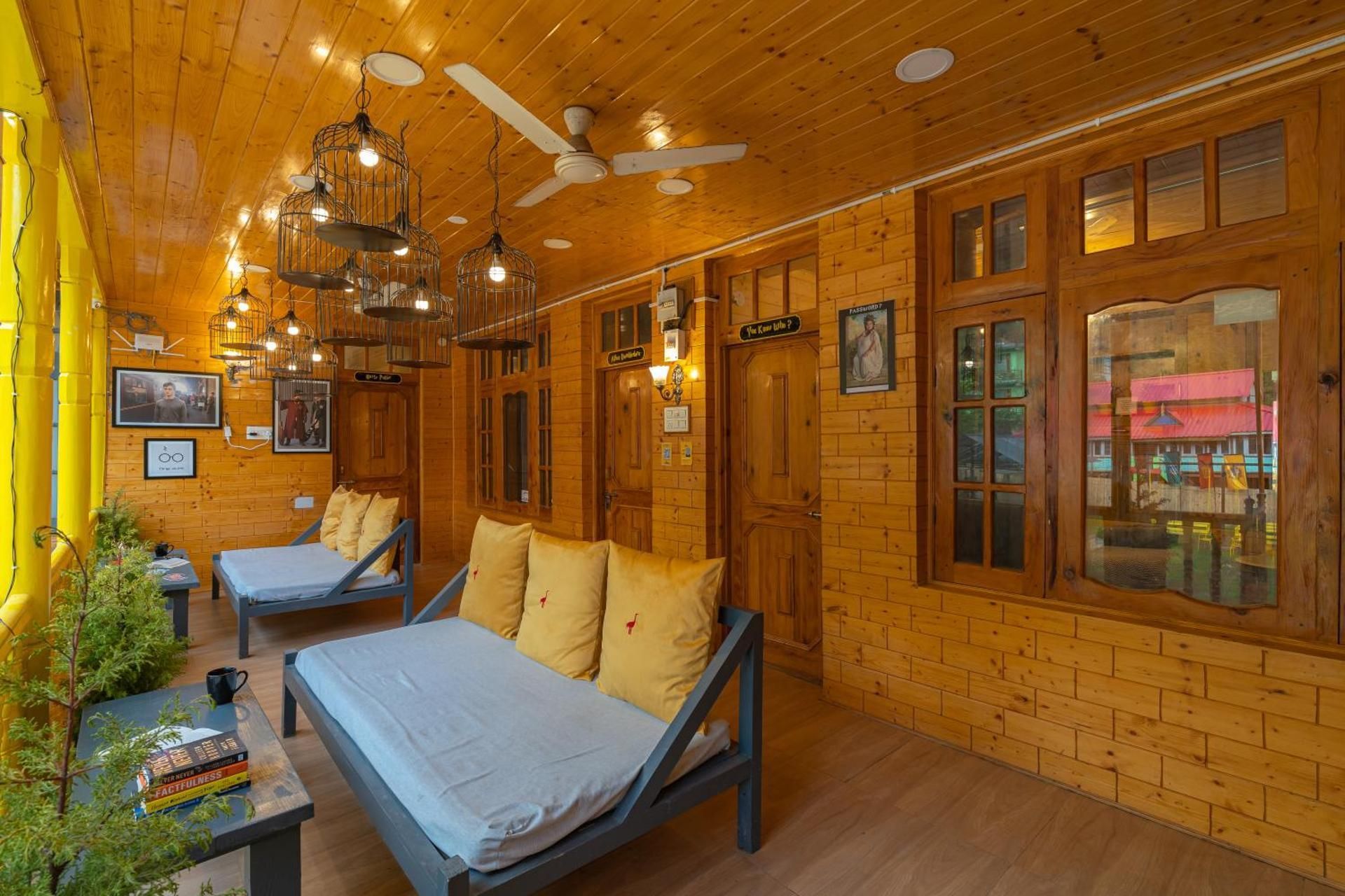 Whoopers Boutique Kasol 
