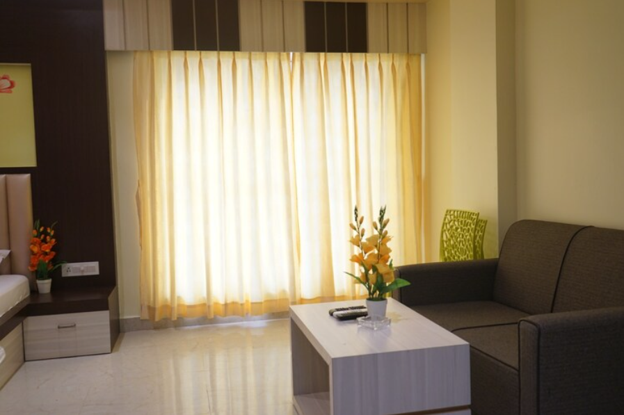 Hotel Mannat International Queen Deluxe Room 6