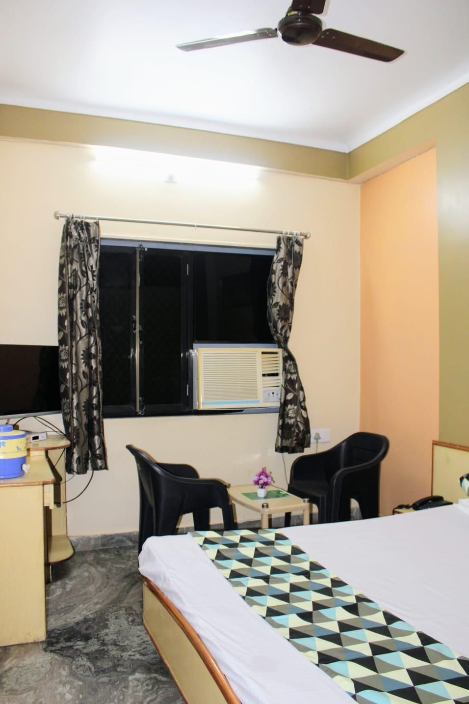 Maruti Group of Hotels - Shree Ram Darshan Double Air Conditioning 2
