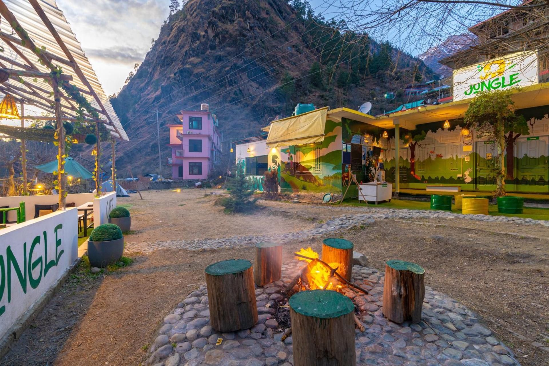 Jungle Hostel Kasol by Whoopers