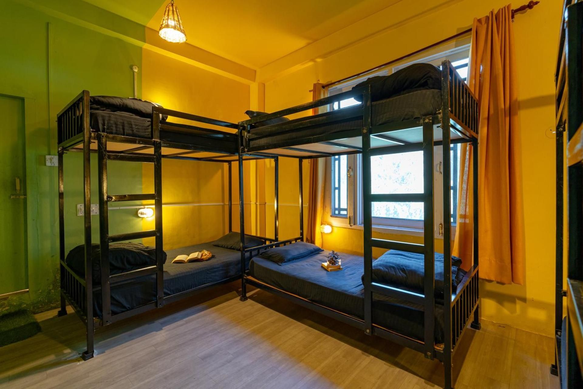 6 Bed Mix Dormitory