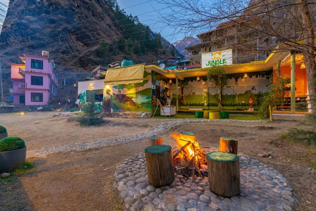 Jungle Hostel Kasol by Whoopers