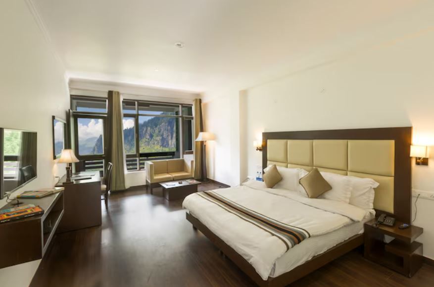 Tranquil Inn By Alcor Premium Lanai Double Bed Room (Water Fall View)