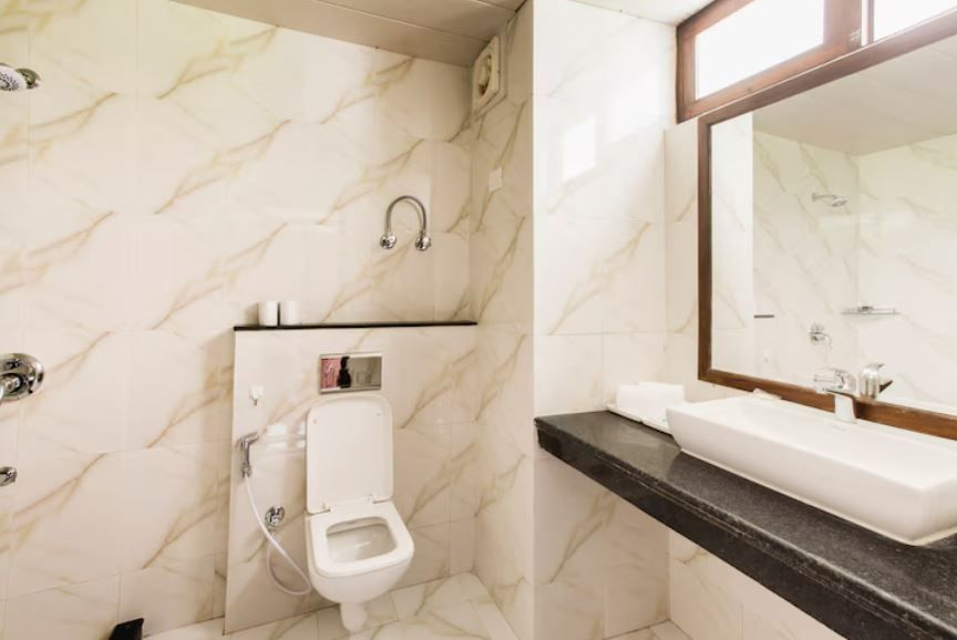 Tranquil Inn By Alcor Premium Lanai Double Bed Room (Water Fall View) 2